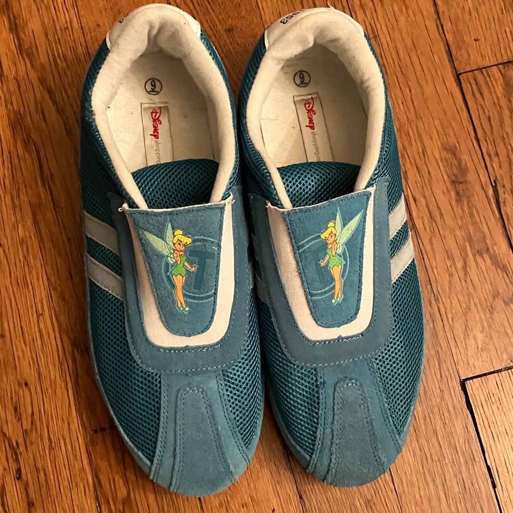 Disney women’s Teal Tinkerbell Sneakers sz 9